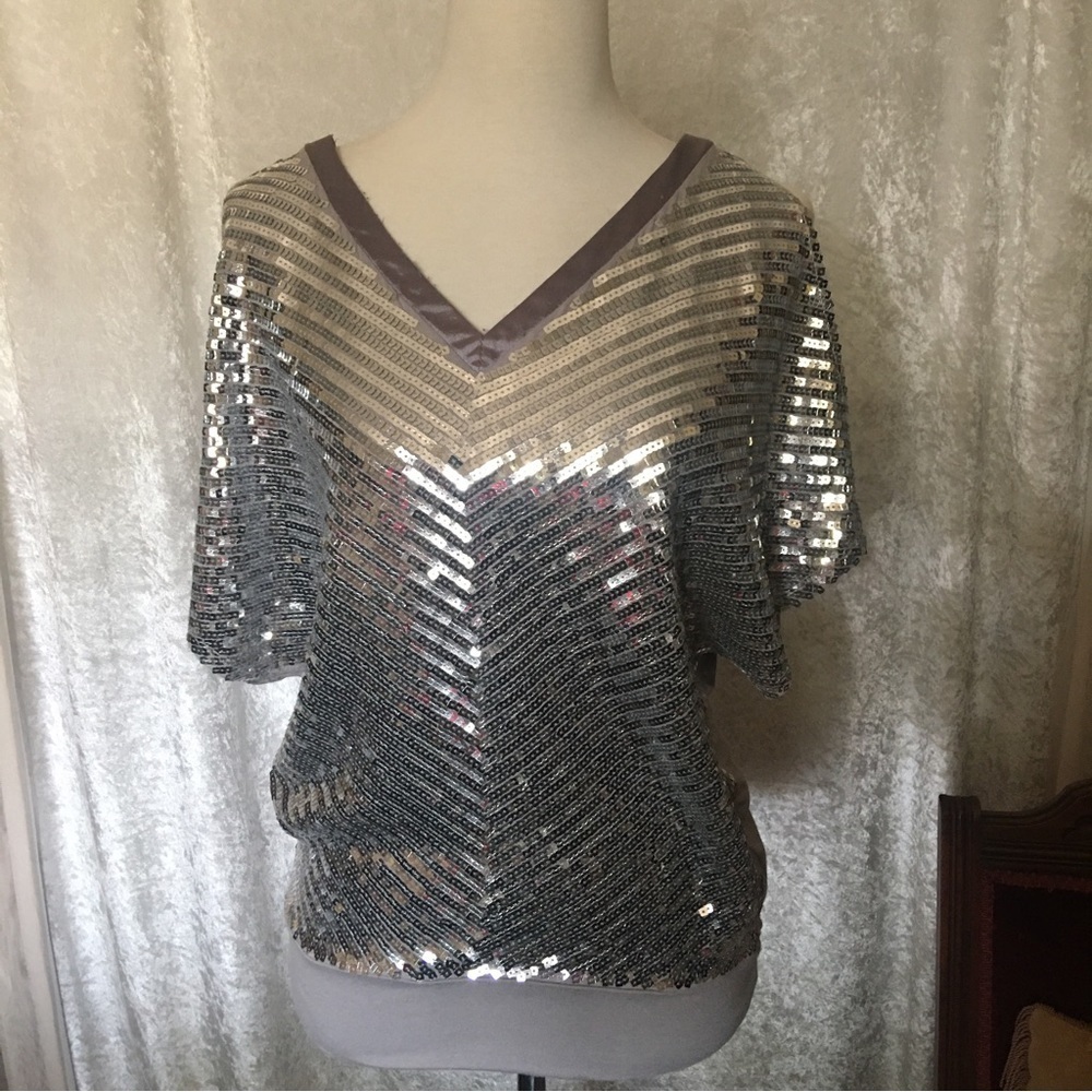 2b Bebe SILVER sequined top size Medium
